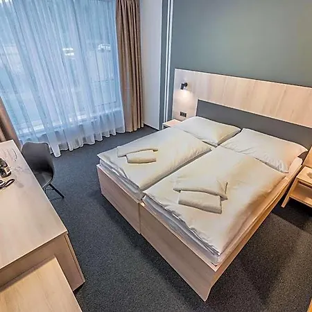 Glamour Hotel 4*