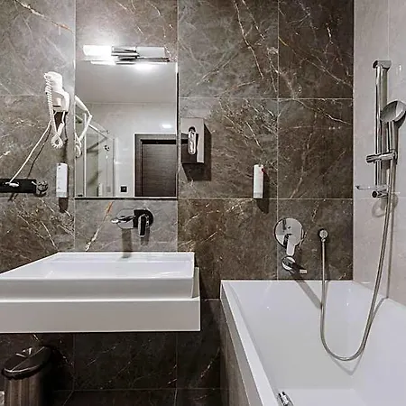 Glamour Hotel 4*
